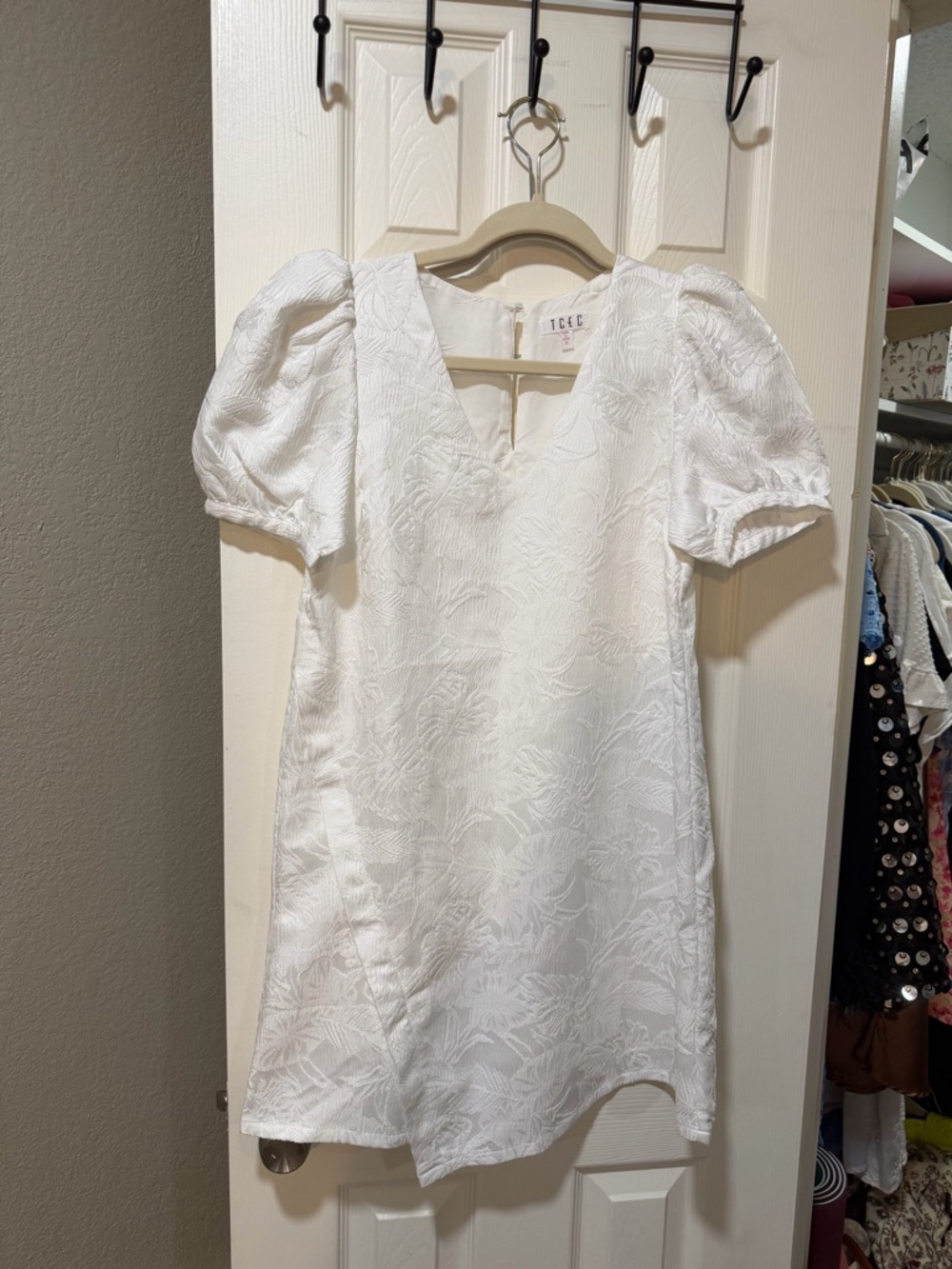 TCEC White Jacquard V-Neck Mini Dress